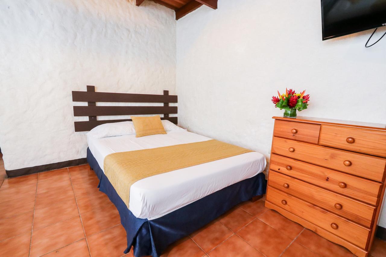 מנואל אנטוניו Hotel Flor Blanca מראה חיצוני תמונה