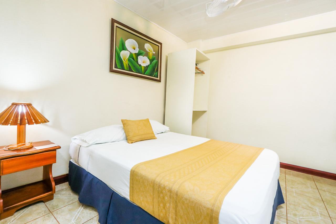 מנואל אנטוניו Hotel Flor Blanca מראה חיצוני תמונה