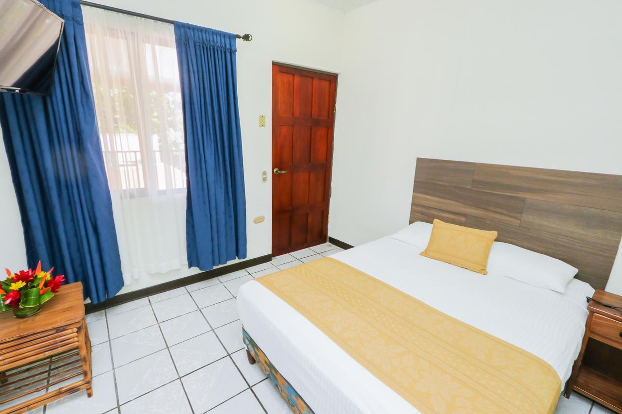 מנואל אנטוניו Hotel Flor Blanca מראה חיצוני תמונה