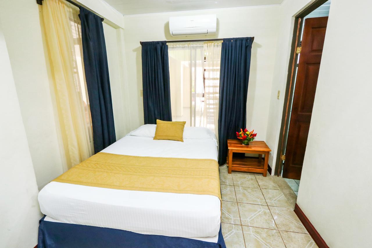 מנואל אנטוניו Hotel Flor Blanca מראה חיצוני תמונה