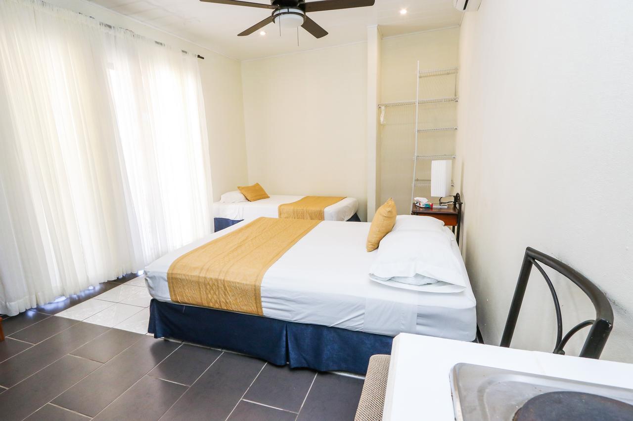 מנואל אנטוניו Hotel Flor Blanca מראה חיצוני תמונה