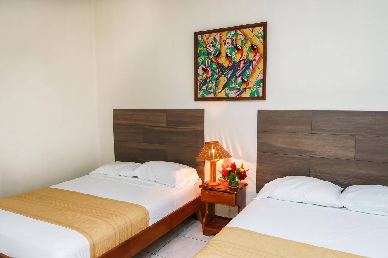 מנואל אנטוניו Hotel Flor Blanca מראה חיצוני תמונה