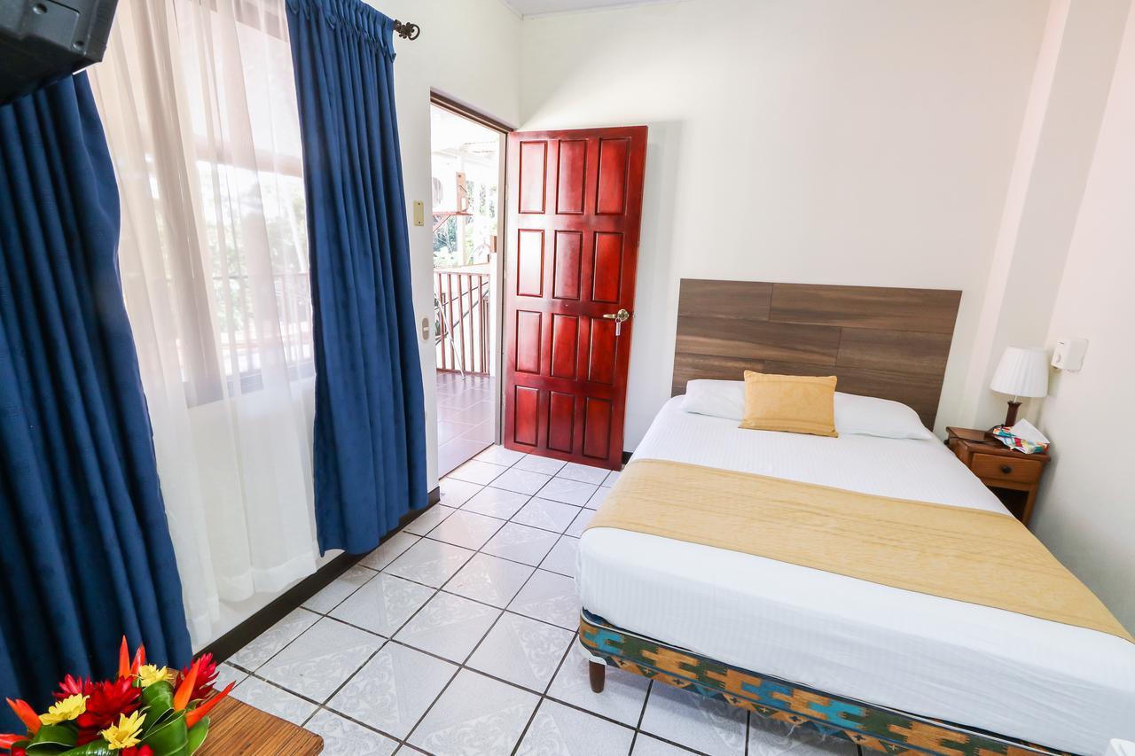 מנואל אנטוניו Hotel Flor Blanca מראה חיצוני תמונה