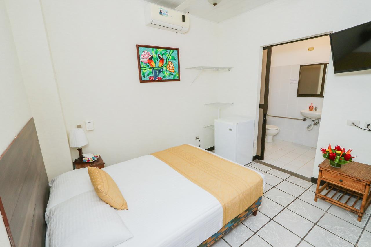 מנואל אנטוניו Hotel Flor Blanca מראה חיצוני תמונה
