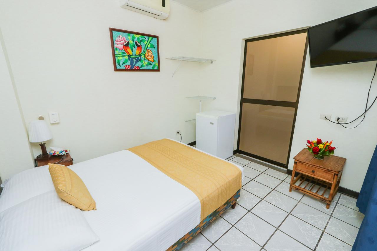 מנואל אנטוניו Hotel Flor Blanca מראה חיצוני תמונה