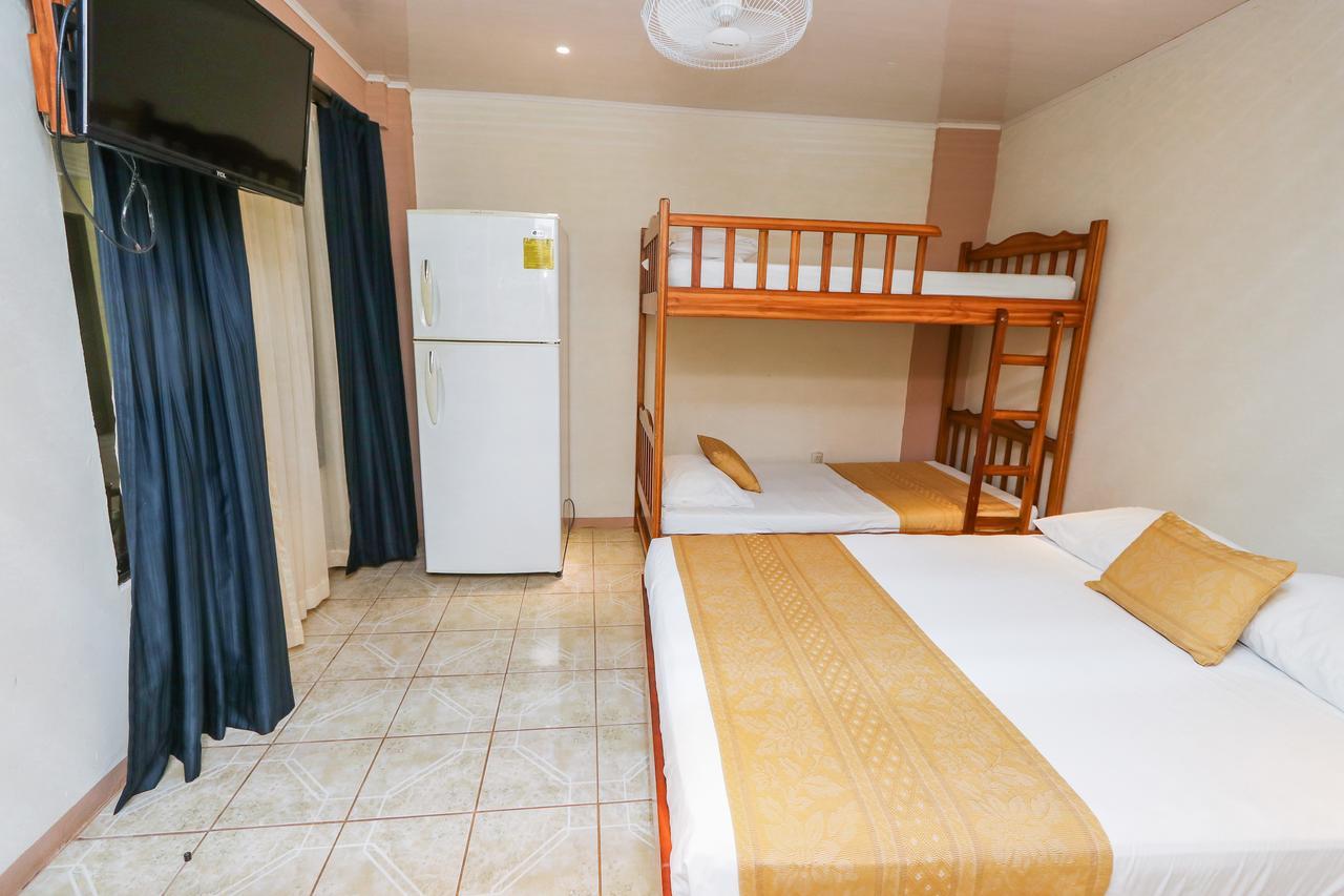 מנואל אנטוניו Hotel Flor Blanca מראה חיצוני תמונה