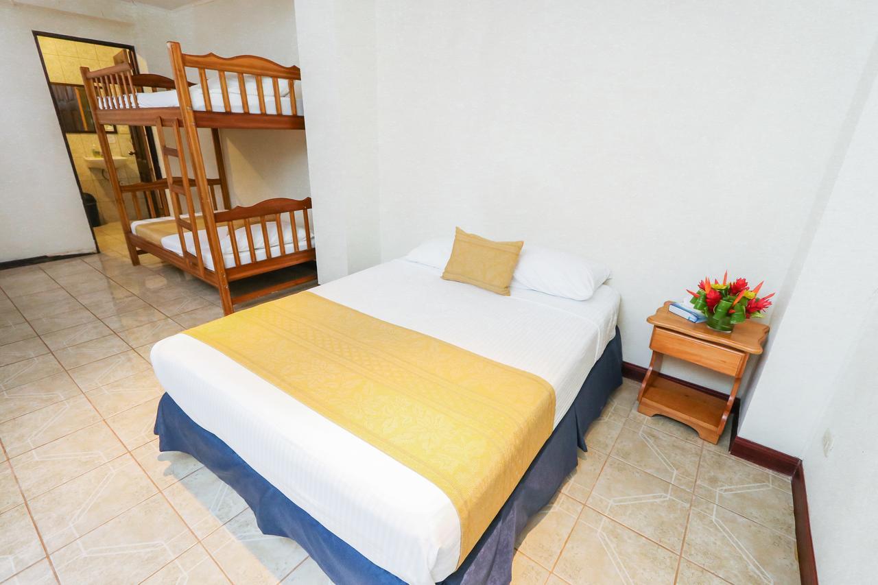 מנואל אנטוניו Hotel Flor Blanca מראה חיצוני תמונה