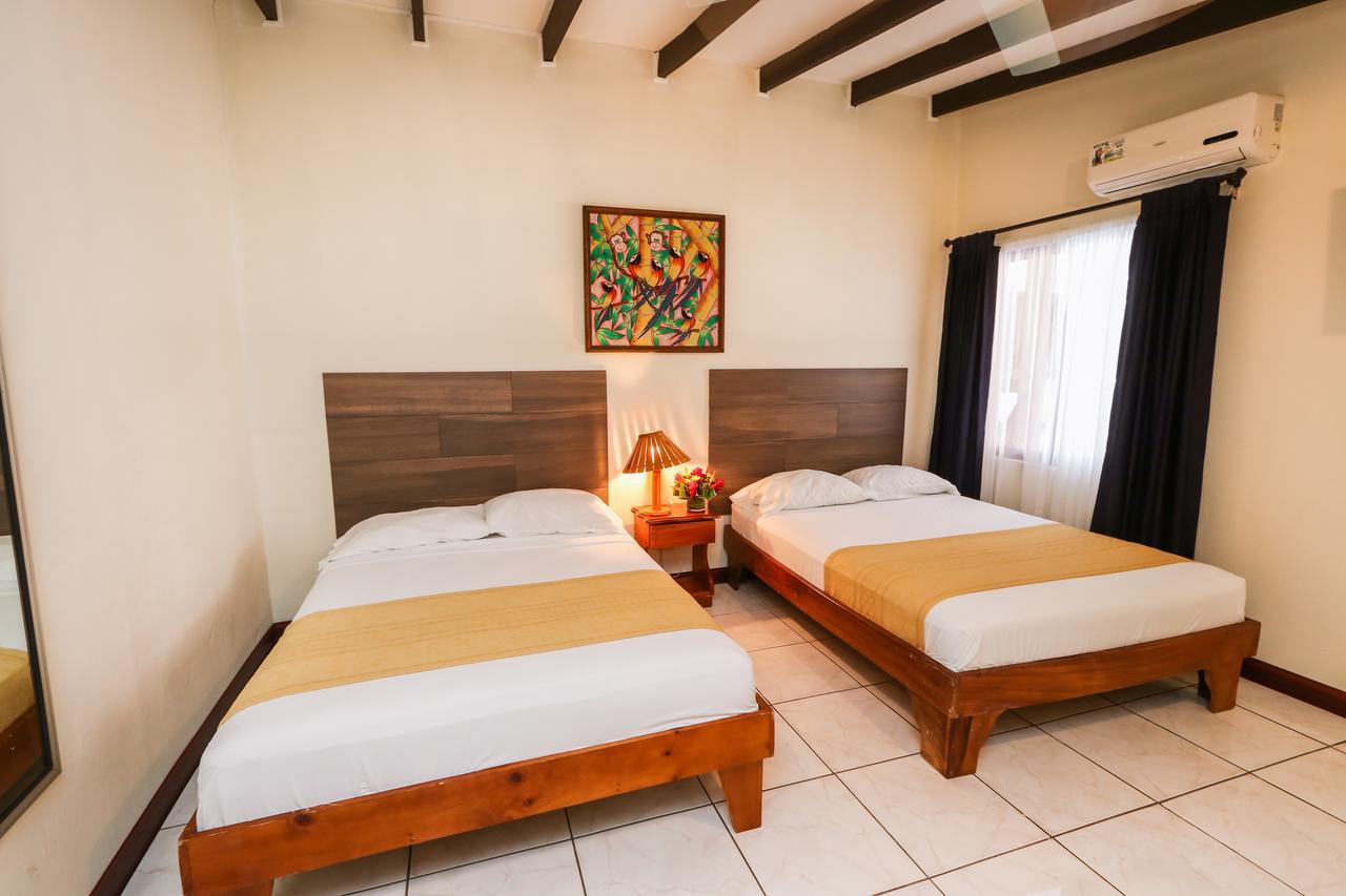 מנואל אנטוניו Hotel Flor Blanca מראה חיצוני תמונה