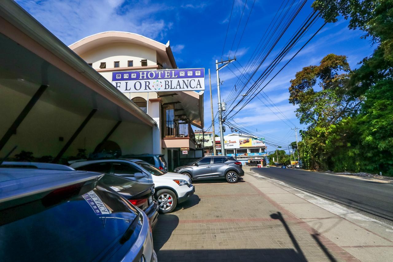 מנואל אנטוניו Hotel Flor Blanca מראה חיצוני תמונה