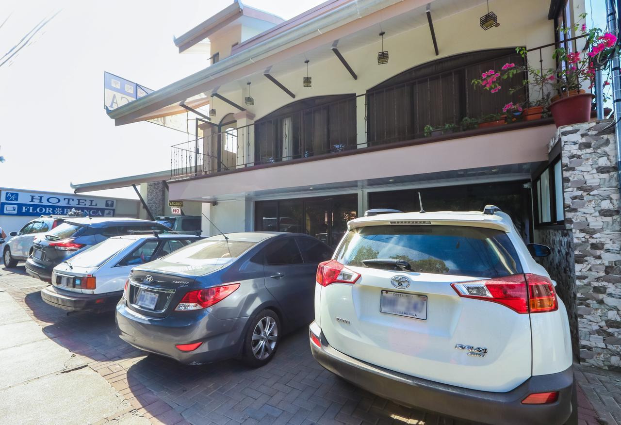 מנואל אנטוניו Hotel Flor Blanca מראה חיצוני תמונה